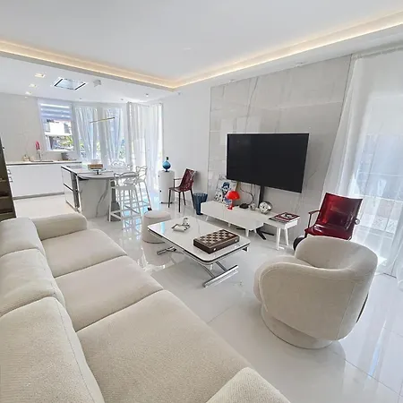 Apartment Penthouse Luxury 3 Bedroom 406 By Interhome *