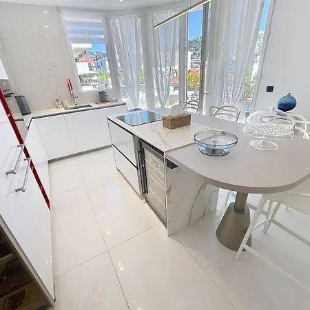 Penthouse Luxury 3 Bedroom 406 By Interhome *